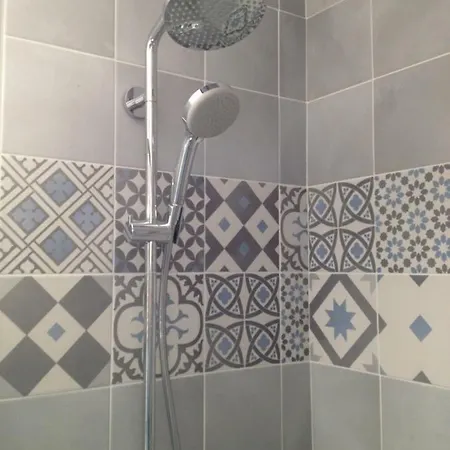 Un Petit Nid A הונפלר